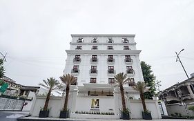 M2 Square By Monday Premium